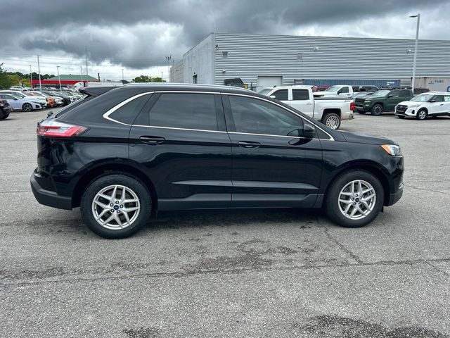 Used 2022 Ford Edge SEL w/ Convenience Package AWD/4WD image 2