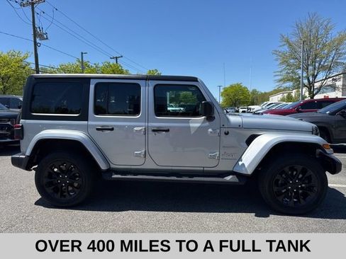 Used 2023 Jeep Wrangler Unlimited Sahara AWD/4WD image 19