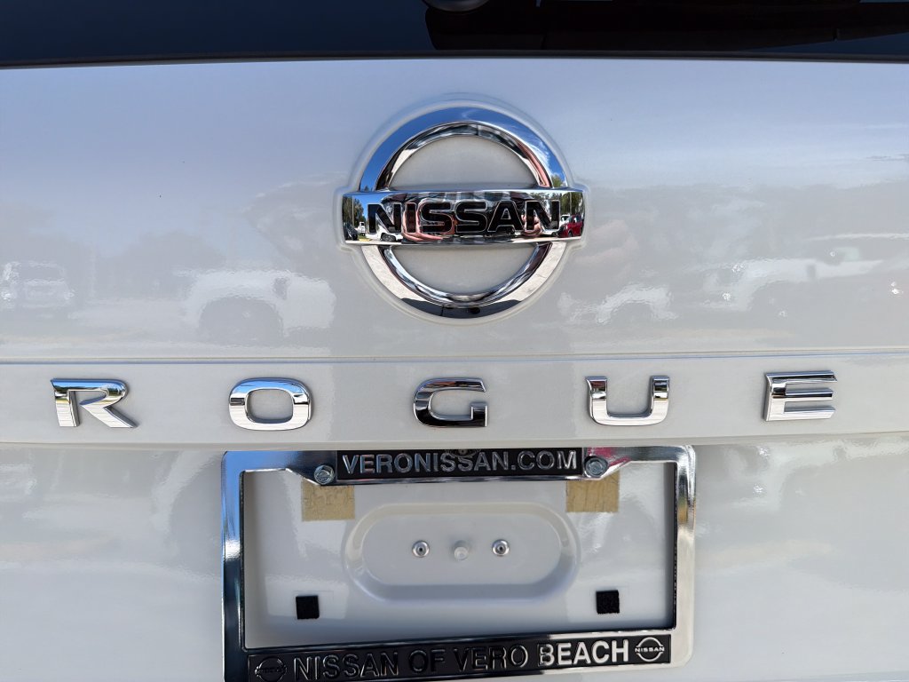 Used 2021 Nissan Rogue SV w/ Premium Package FWD image 10