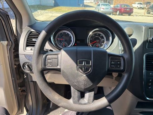 Used 2016 Dodge Grand Caravan SE w/ Quick Order Package 29E SE FWD image 14