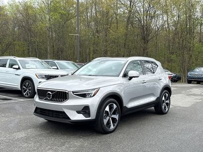 Used 2025 Volvo XC40 B5 Plus