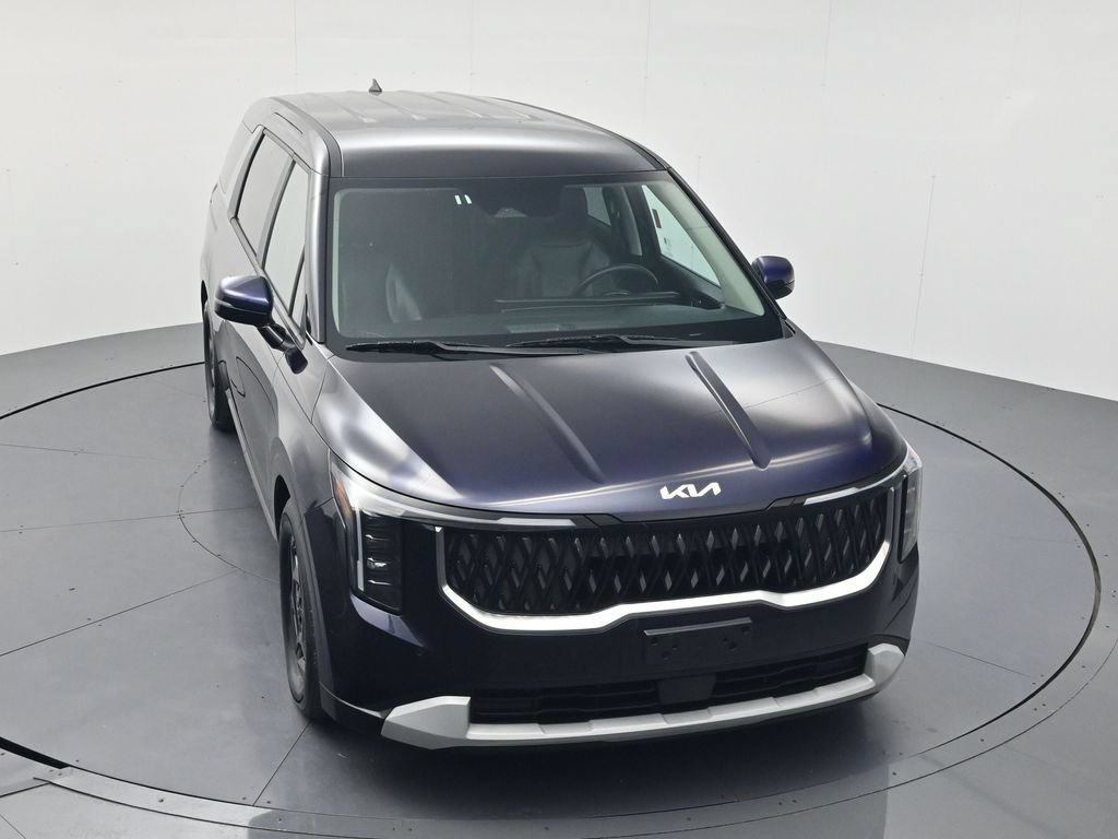 Used 2025 Kia Carnival FWD image 35