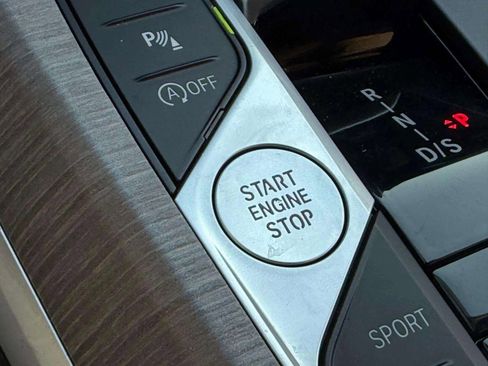 Used 2025 BMW 330i Sedan image 27