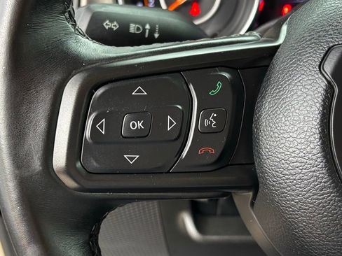 Used 2022 Jeep Gladiator Willys image 13