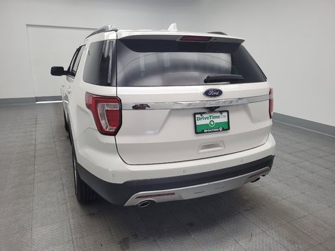 Used 2016 Ford Explorer XLT AWD/4WD image 6