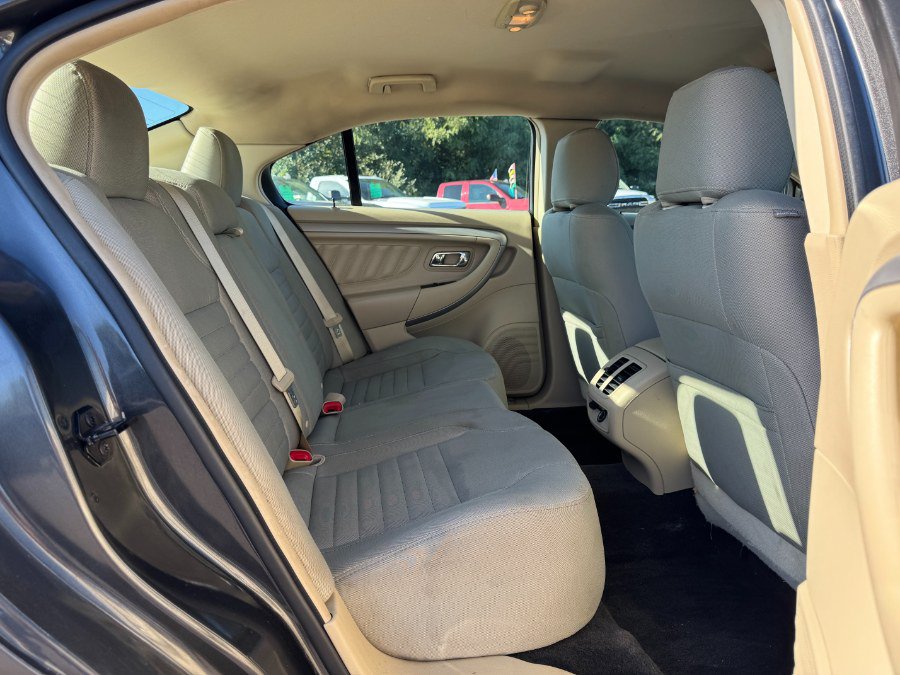 Used 2018 Ford Taurus SE FWD image 17