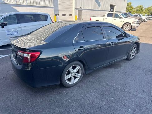 Used 2014 Toyota Camry SE FWD image 3