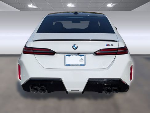 Used 2025 BMW M5 w/ Carbon Package image 9