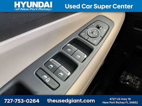 Used 2023 Hyundai Santa Fe SEL FWD image 32