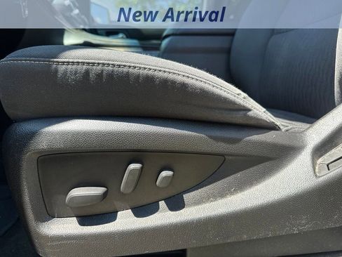 Used 2016 Chevrolet Suburban LS RWD image 11