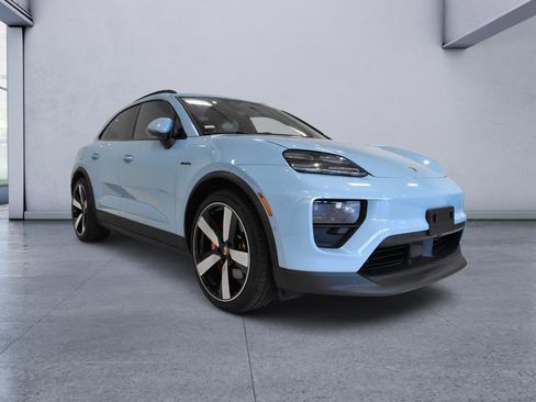 Used 2025 Porsche Macan 4S Electric AWD/4WD image 7