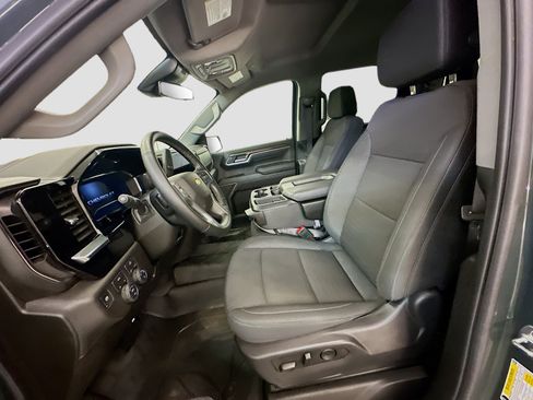 Used 2025 Chevrolet Silverado 1500 LT AWD/4WD image 13