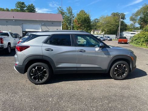 Used 2023 Chevrolet TrailBlazer LT w/ Sun and Liftgate Package AWD/4WD image 4