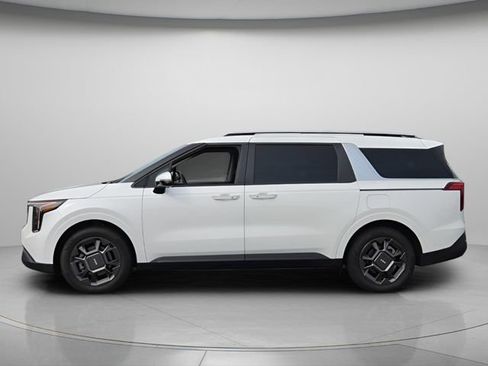 Used 2026 Kia Carnival EX FWD image 3