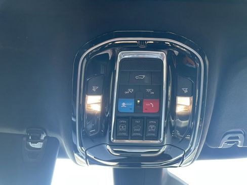 Used 2022 Jeep Grand Wagoneer Series II image 24