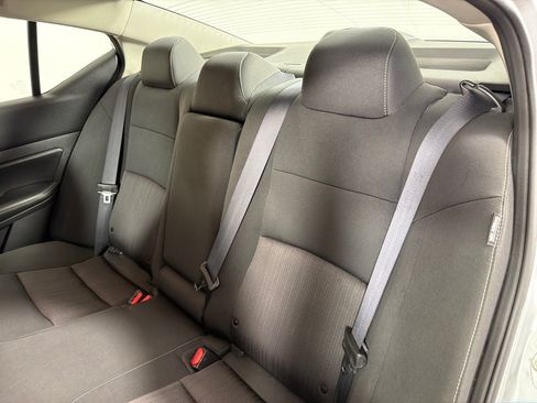 Used 2023 Nissan Altima 2.5 SV w/ SV Premium Package FWD image 19