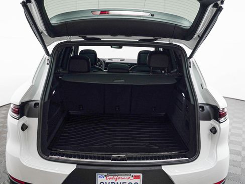Certified 2025 Porsche Cayenne AWD/4WD image 25