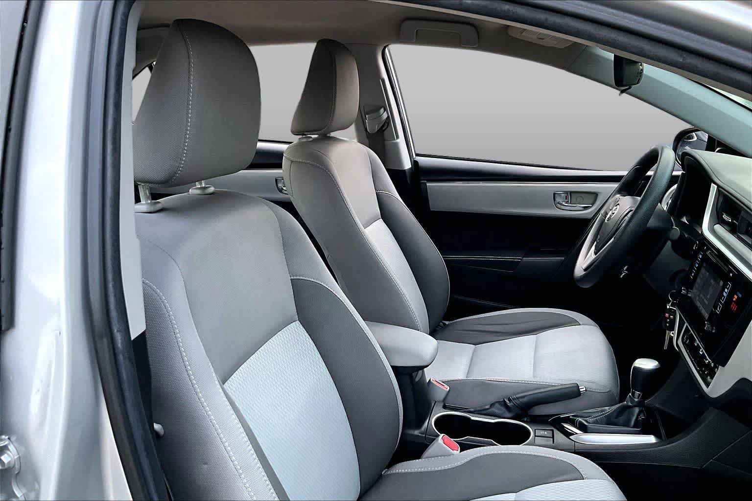 Used 2018 Toyota Corolla LE FWD image 9