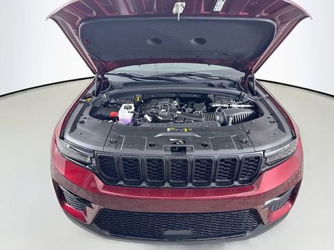 New 2025 Jeep Grand Cherokee Limited AWD/4WD image 30