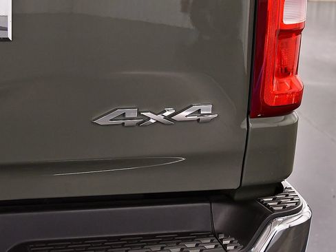 Used 2026 RAM 1500 Laramie AWD/4WD image 14