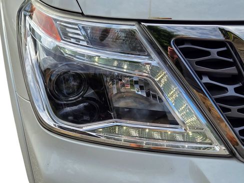 Used 2020 Nissan Armada Platinum w/ Platinum Reserve Package AWD/4WD image 4