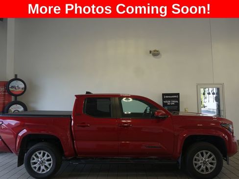 Used 2025 Toyota Tacoma SR5 AWD/4WD image 2