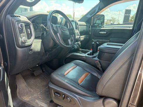 Used 2021 GMC Sierra 2500 AT4 w/ AT4 Premium Plus Package AWD/4WD image 3
