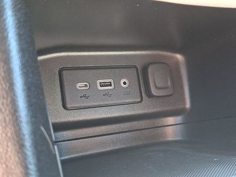 Certified 2024 Chevrolet Equinox LS w/ LS Convenience Package FWD image 23