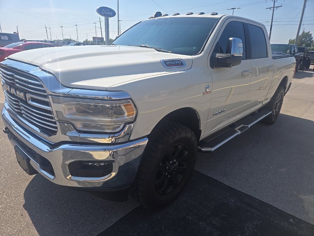 Used 2023 RAM 2500 Laramie AWD/4WD image 2
