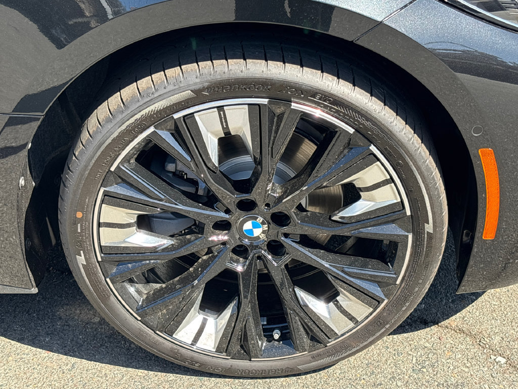 New 2026 BMW 430i xDrive w/ M Sport Package AWD/4WD image 10