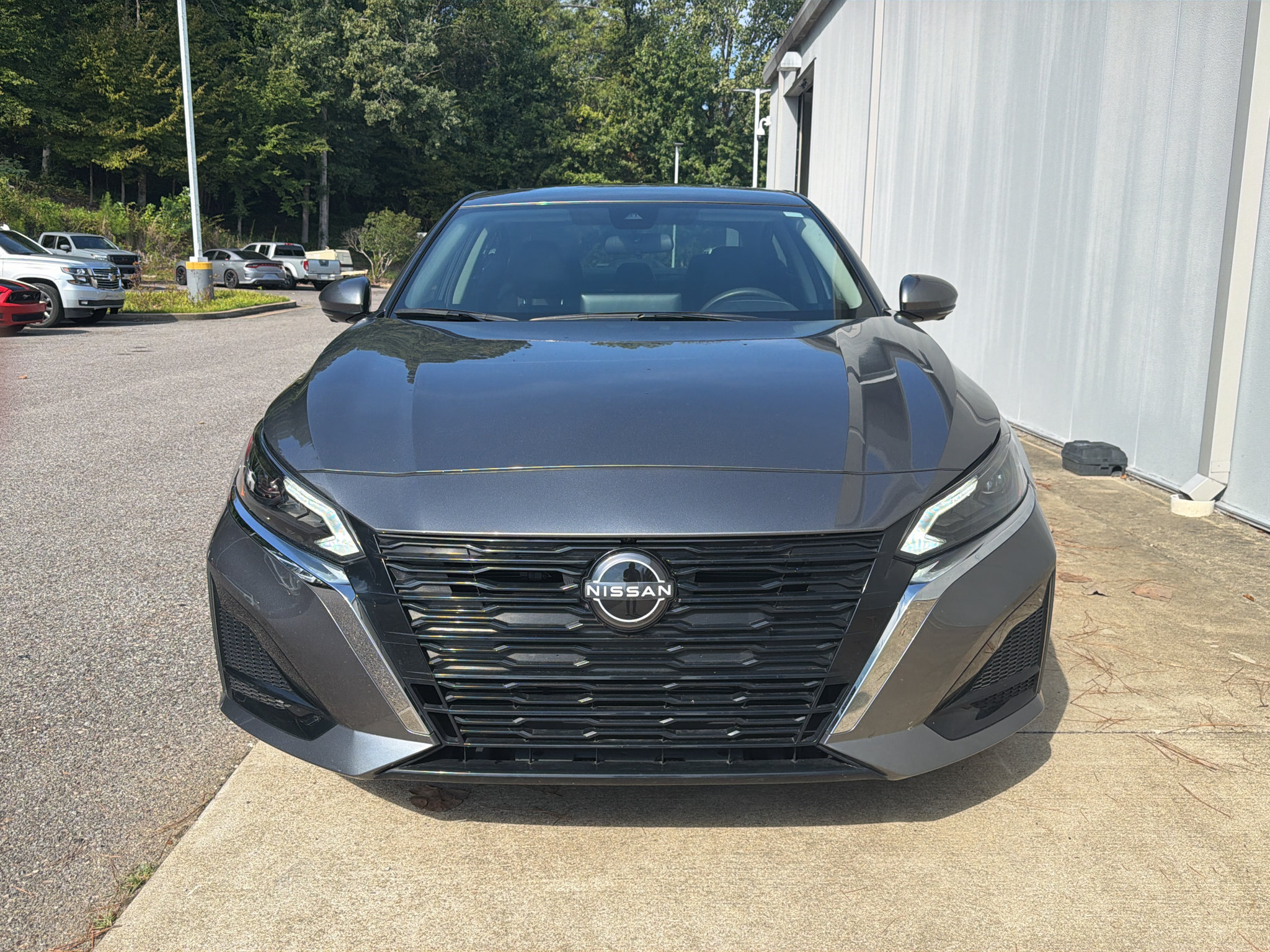 Used 2025 Nissan Altima 2.5 SL FWD image 5