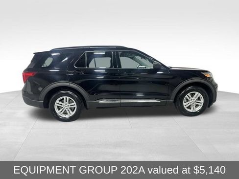 Used 2020 Ford Explorer XLT w/ Equipment Group 202A AWD/4WD image 4
