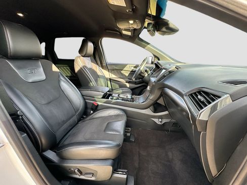 Used 2020 Ford Edge ST image 27