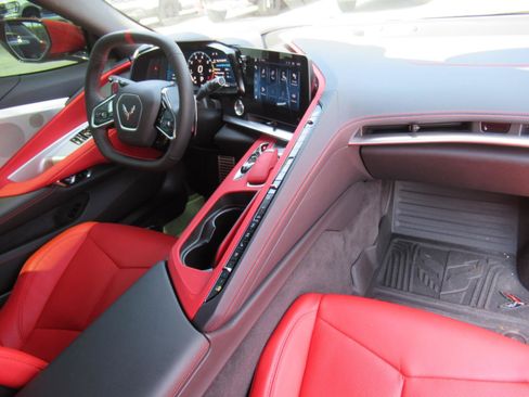 Used 2024 Chevrolet Corvette Stingray Preferred Cpe RWD image 13