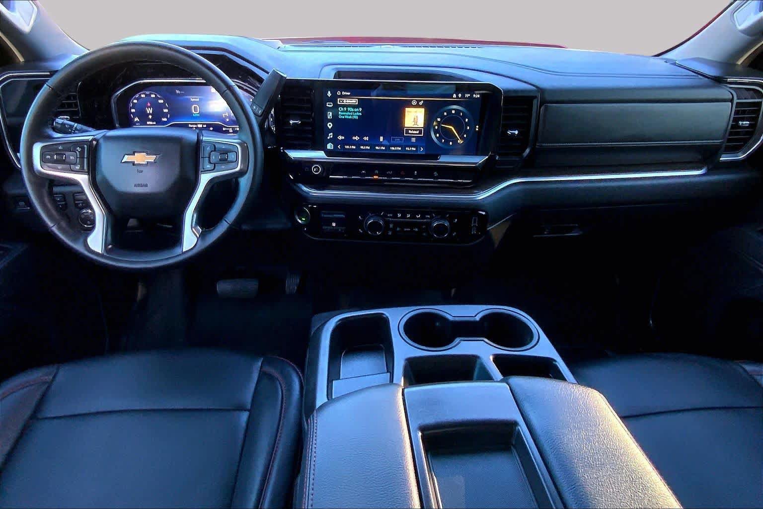 Used 2025 Chevrolet Silverado 1500 LT w/ Z71 Off-Road Package AWD/4WD image 16