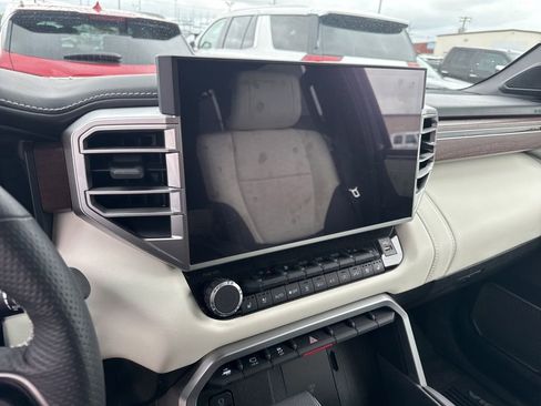 Used 2025 Toyota Sequoia Capstone AWD/4WD image 11