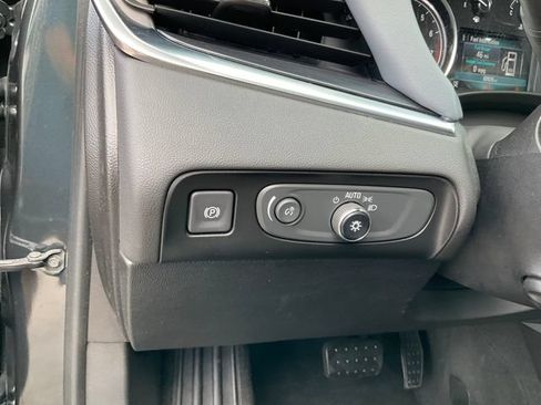 Used 2018 Buick Enclave Premium FWD image 9