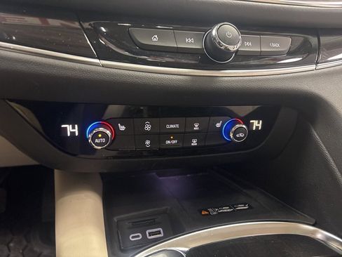 Used 2022 Buick Enclave Essence w/ Experience Buick Package image 20