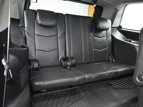 Used 2020 Cadillac Escalade Premium Luxury image 50