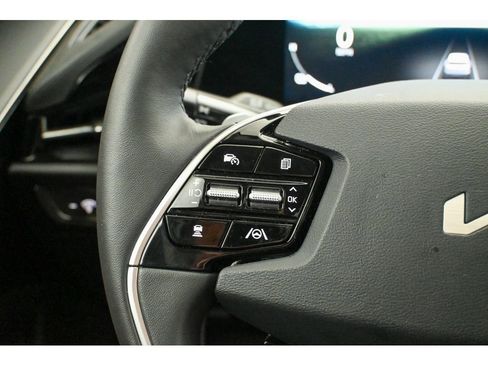 Certified 2025 Kia Niro Wind w/ Wind Preserve Package image 37