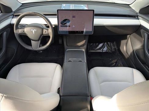 Used 2021 Tesla Model 3 Standard Range Plus image 17