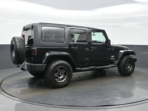 Used 2014 Jeep Wrangler Unlimited Sahara w/ Connectivity Group AWD/4WD image 8