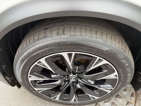 Certified 2024 MAZDA CX-90 Plug-In Hybrid w/ Premium Plus AWD/4WD image 10