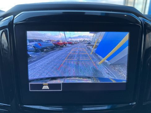 Used 2023 Chevrolet Traverse LT image 25