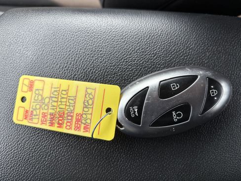 Used 2025 Hyundai Elantra SEL FWD image 31