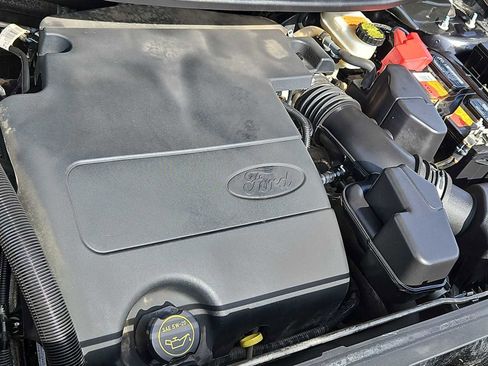 Used 2017 Ford Explorer XLT w/ Equipment Group 202A image 14