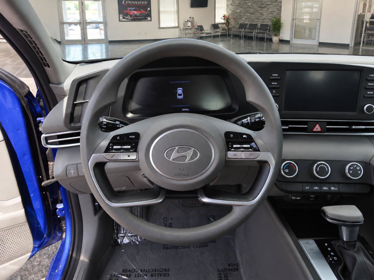 Used 2024 Hyundai Elantra SE FWD image 10
