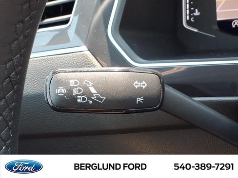Used 2022 Volkswagen Tiguan SEL R-Line AWD/4WD image 35