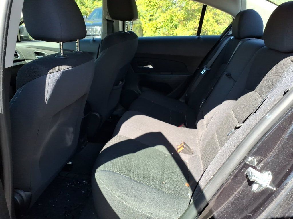 Used 2016 Chevrolet Cruze LT FWD image 9