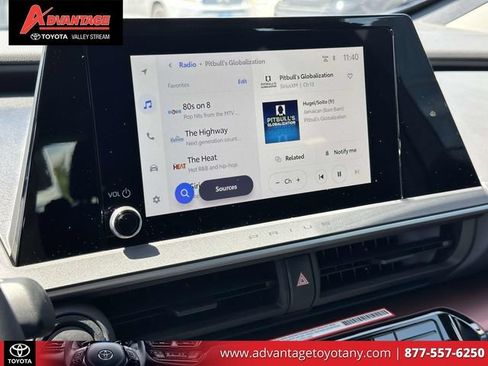 Certified 2025 Toyota Prius Plug-In Hybrid FWD image 31